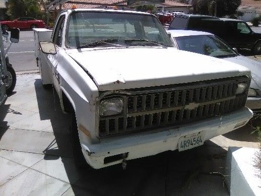 1981 chevy work truck with add on wench
