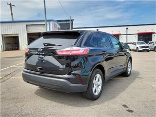 2022 Ford Edge se