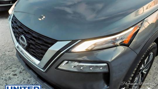 2023 Nissan se
