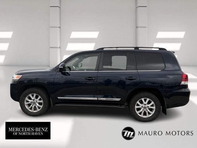 2016 toyota land cruiser base