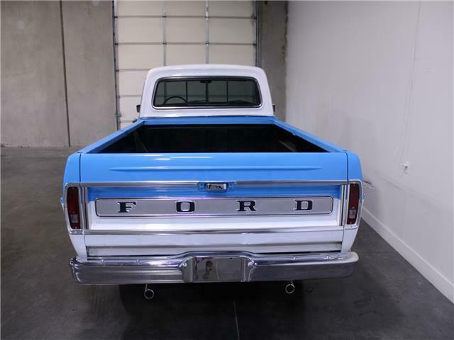 1967 ford f250 v8 automatic blue/white
