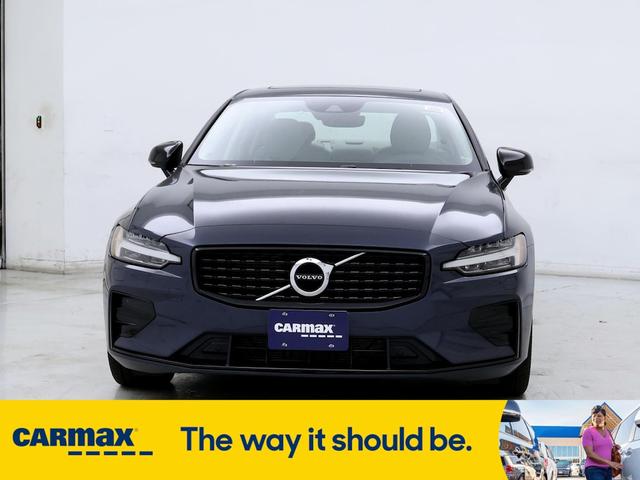 2022 volvo s60 b5 momentum