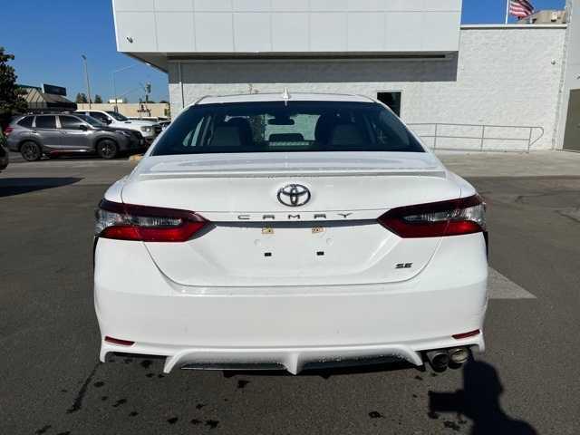 2022 toyota camry se