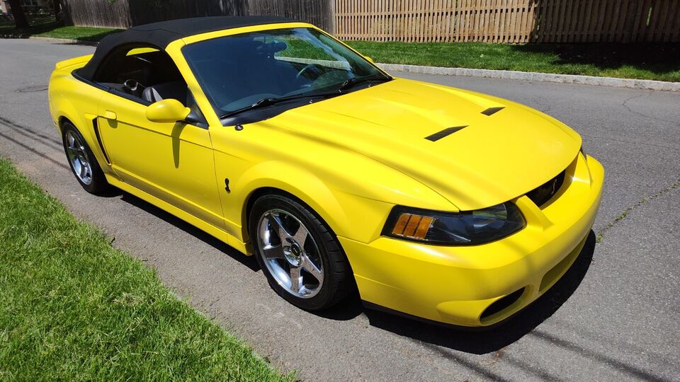 2003 ford mustang