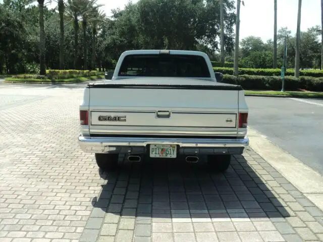 1985 gmc sierra short bed pickup (like new)