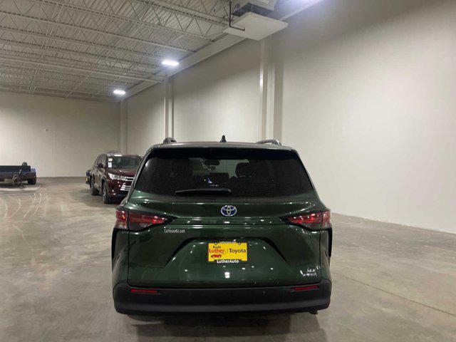 2021 toyota sienna xle 8 passenger
