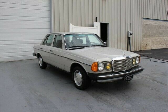 1980 mercedes-benz 200-series 240d 2.4l diesel w123 sedan auto 240 d 2 owner cla