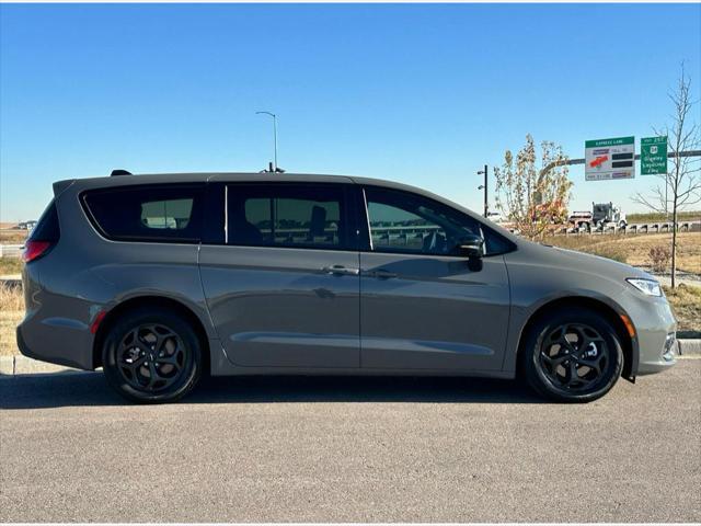 2023 chrysler pacifica hybrid limited