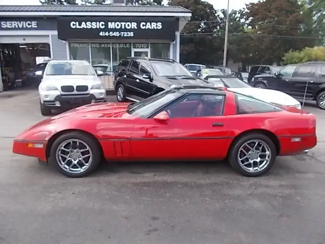 1990 chevrolet corvette hatchback 2-door 5.7l red