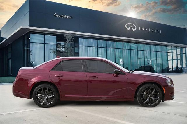 2023 chrysler 300 touring