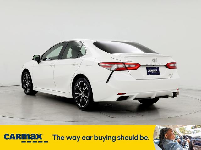 2018 toyota camry se