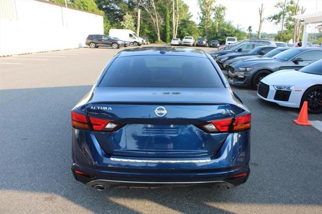 2021 nissan altima sr fwd