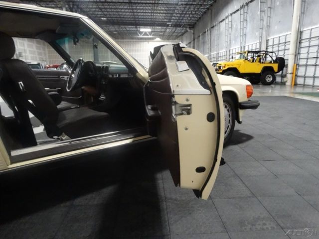 1988 2 dr convertible used 5.6l v8 16v automatic rwd