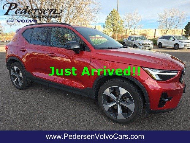 2023 volvo xc40 b5 ultimate dark theme