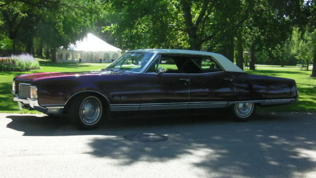 1968 oldsmobile ninety-eight (holiday edition) 4-door pillerless hardtop