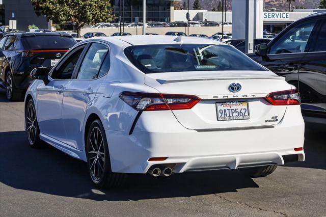 2022 toyota camry se
