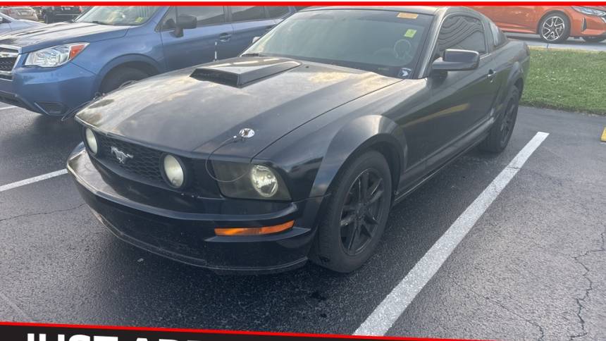 2005 ford mustang