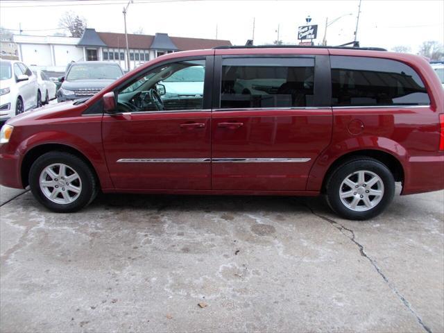 2012 chrysler town & country touring
