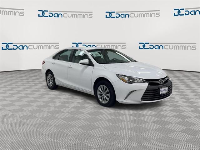 2016 toyota camry le