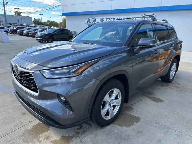 2021 toyota highlander le