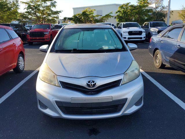 2012 toyota yaris le