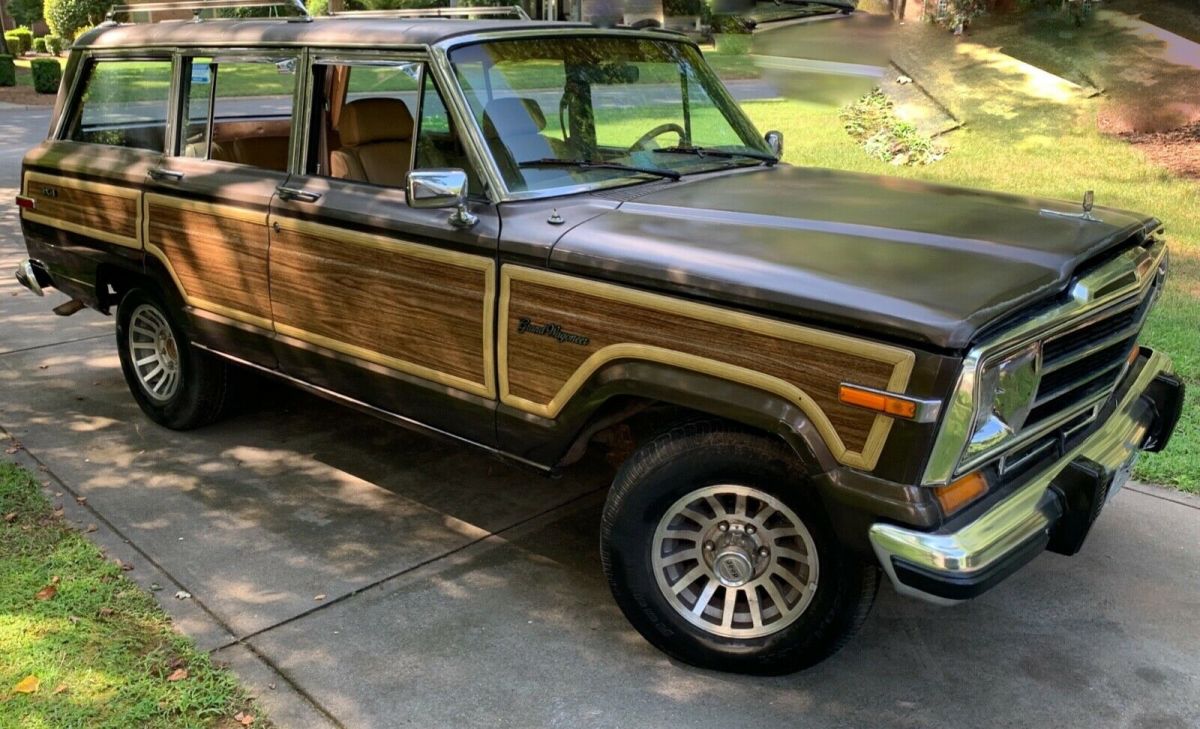 1987 jeep grand wagoneer very low miles, no accidents