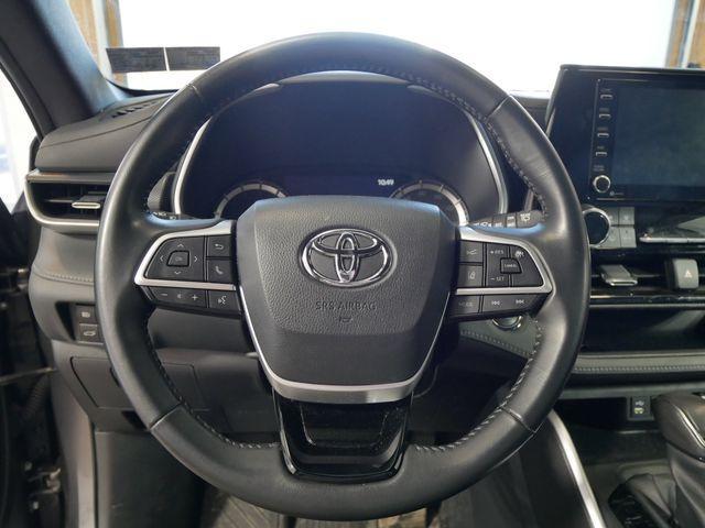 2022 toyota highlander xse