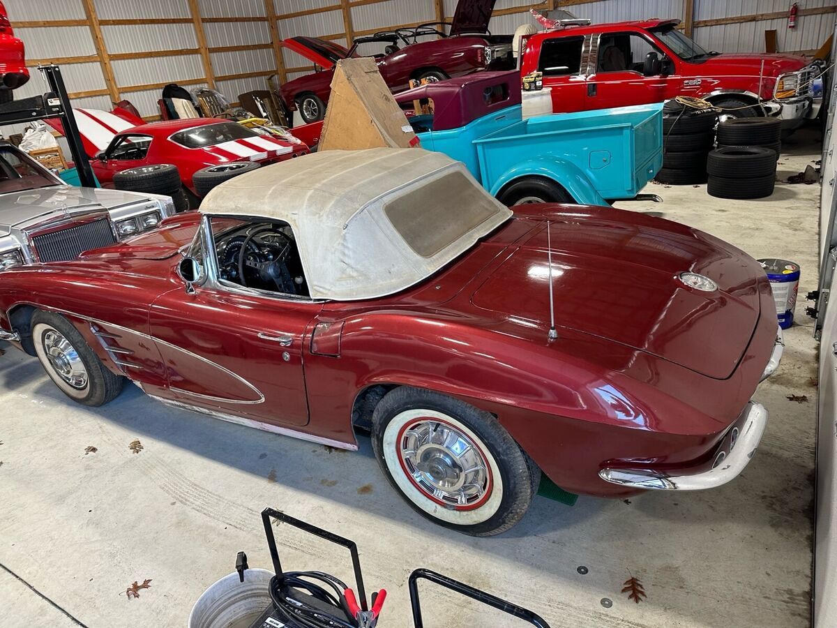1961 chevrolet corvette convertible red