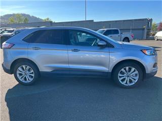 2022 Ford Edge titanium