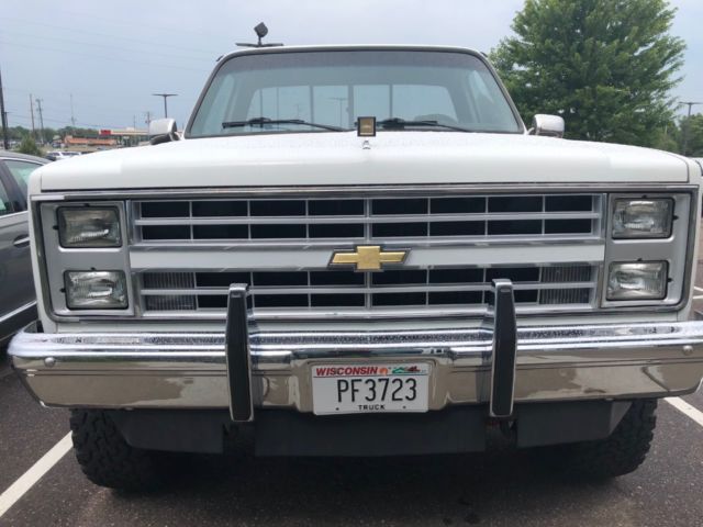 1987 chevy 4x4 k10 (v10)