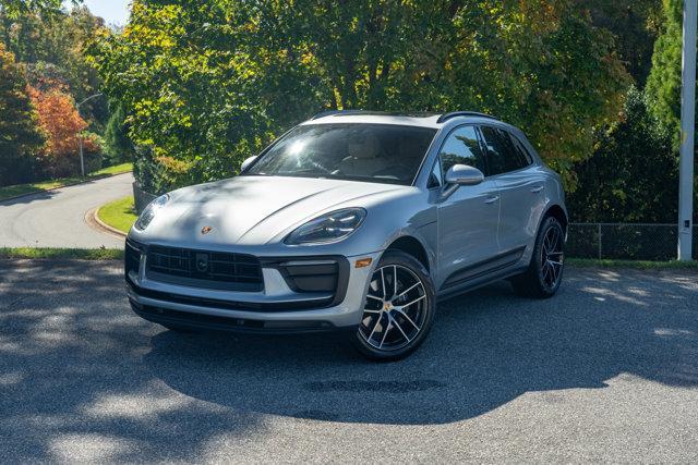 2024 porsche macan base