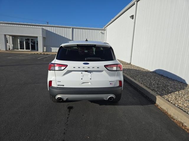 2022 ford escape se