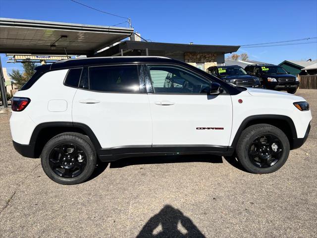 2023 jeep compass trailhawk