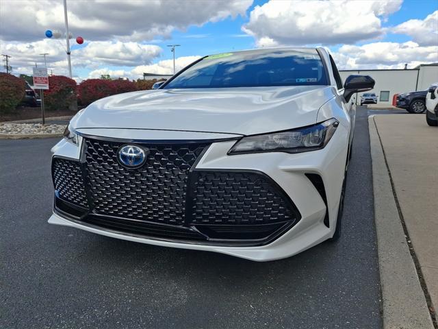 2022 toyota avalon hybrid xse
