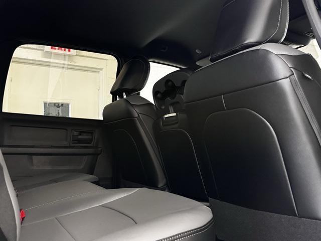 2022 ram 2500 tradesman crew cab 4x4 6'4' box