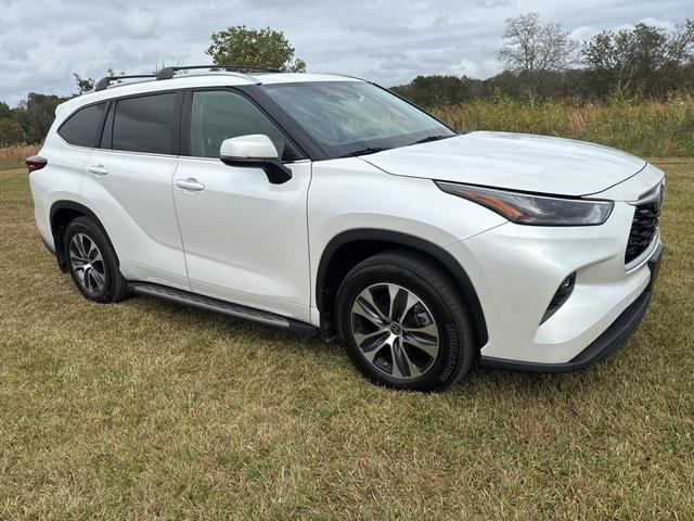 2024 toyota highlander hybrid xle