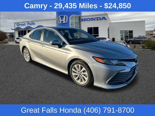 2022 toyota camry le