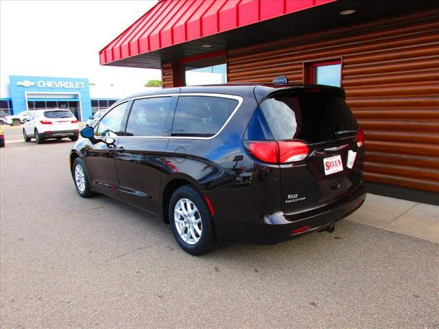 2017 chrysler pacifica lx
