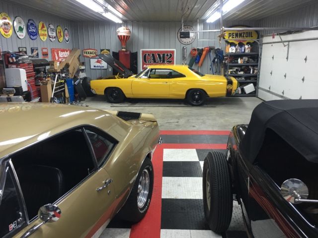1969 coronet super bee a12 tribute no reserve / 383hp / six pack 440 426 hemi