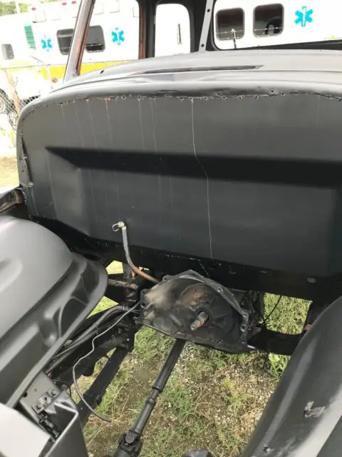 1951 chevy 3100 4x4 sitting on 35