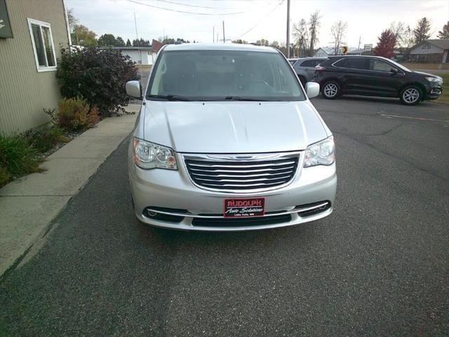 2012 chrysler town & country touring