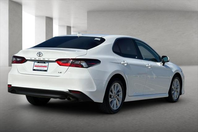 2022 toyota camry le
