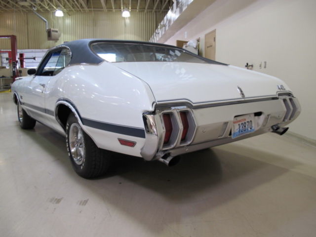 1970 white 442! clone