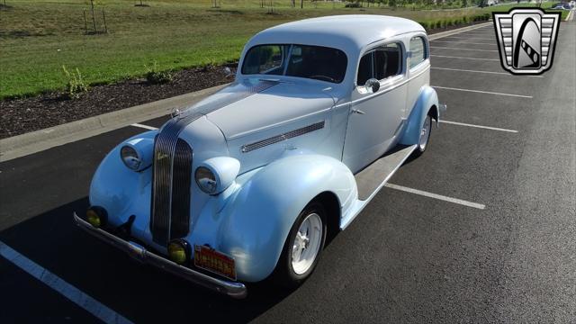 1935 pontiac deluxe