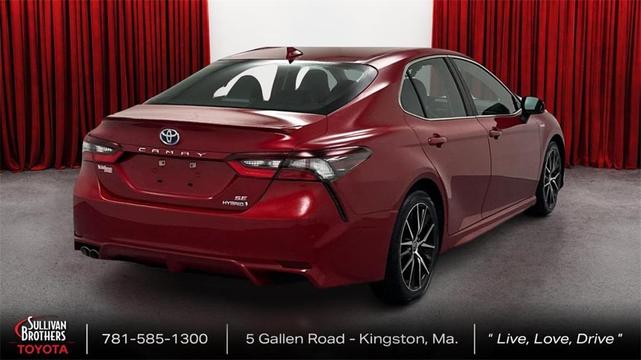2021 toyota camry hybrid se