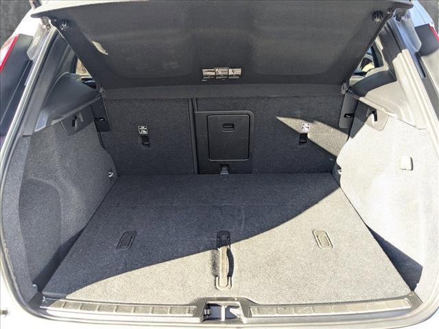 2024 volvo xc40 b5 plus bright theme