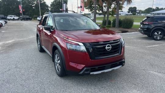 2024 Nissan Pathfinder sl