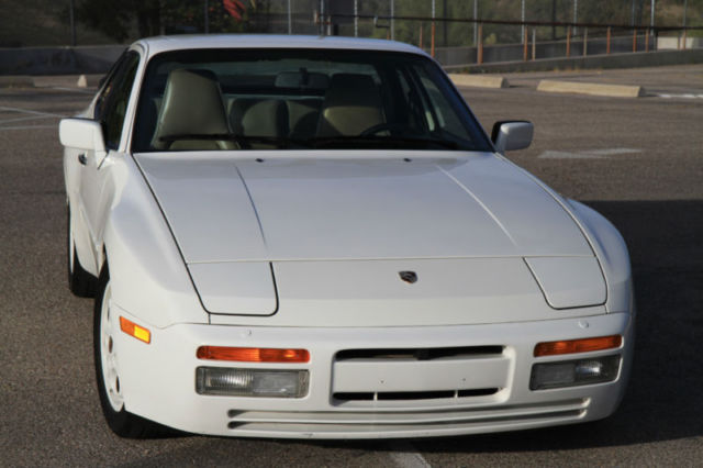 944 turbo - mint no reserve