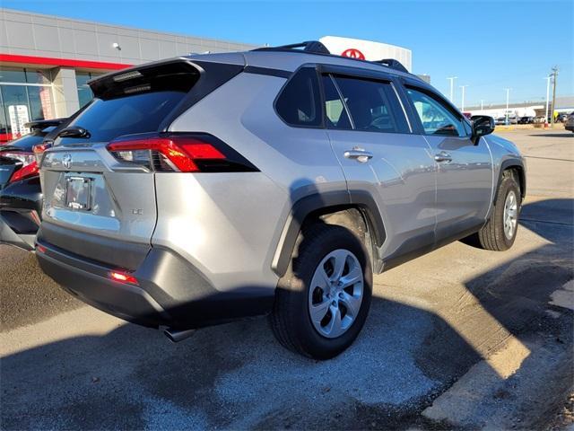 2019 toyota rav4 le