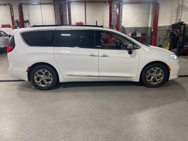 2023 chrysler pacifica limited